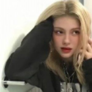 Meet your Posher, Thomasine